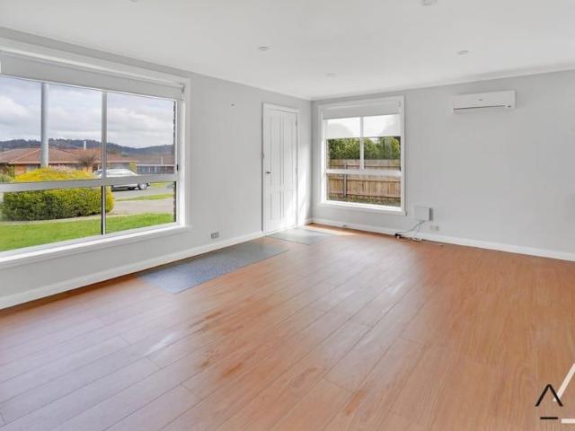 Neat & Tidy Two Bedroom Unit in Popular Prospect