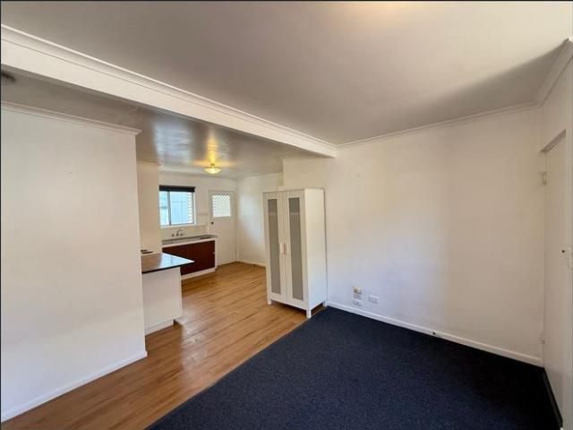 Neat & Tidy Two Bedroom Unit in Prime Burleigh Heads Location