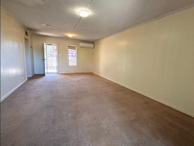 Neat & Tidy Two Storey Townhouse