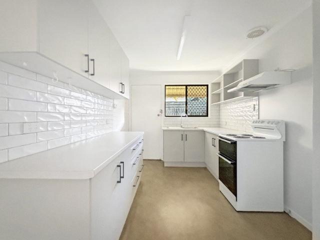 Neat & Tidy Unit with Private Covered Patio