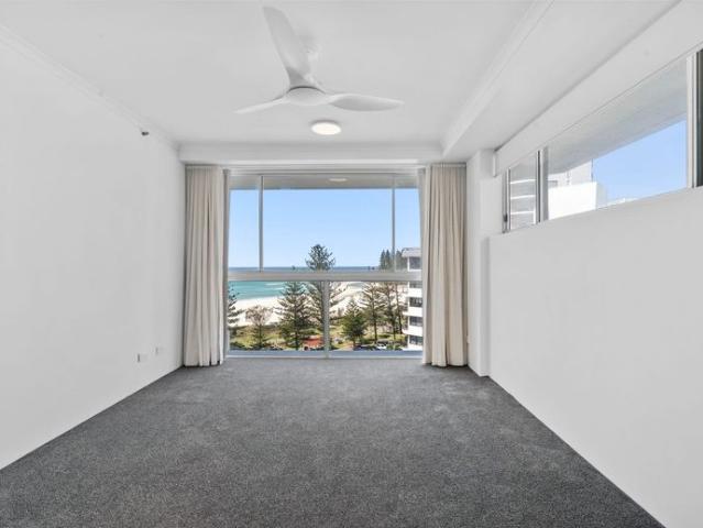 Neat & Tidy Unit With Spectacular Ocean Views