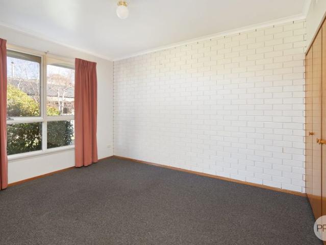 NEAT & TIDY UNIT IN PRIME WENDOUREE LOCATION