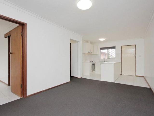 Neatly Presented Unit in Prime Location