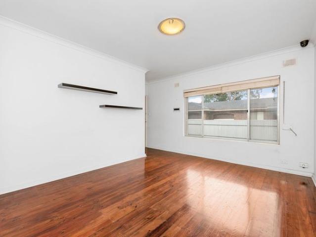 Neat Unit Great Location