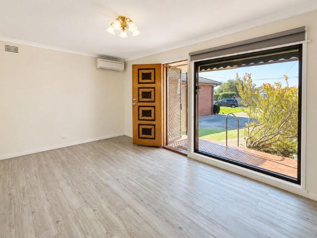Neat Unit in Convenient Belmont Location