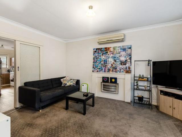 Neat unit in an excellent location