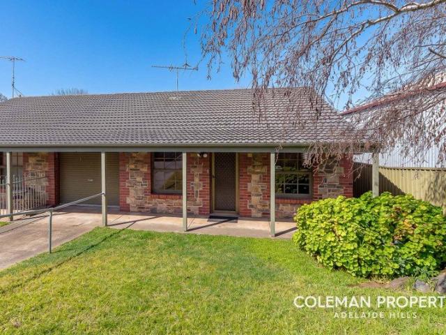 Neat Unit in Perfect Town Centre Location