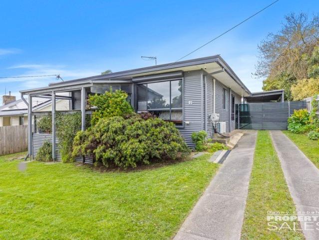 Neat, Value Packed Home, Stunning Views!