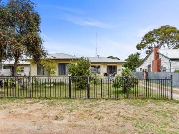 Keith, Tatiara, South Australia - Garden