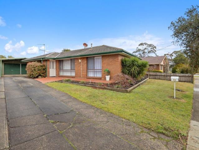 Neat well presented home with large shed