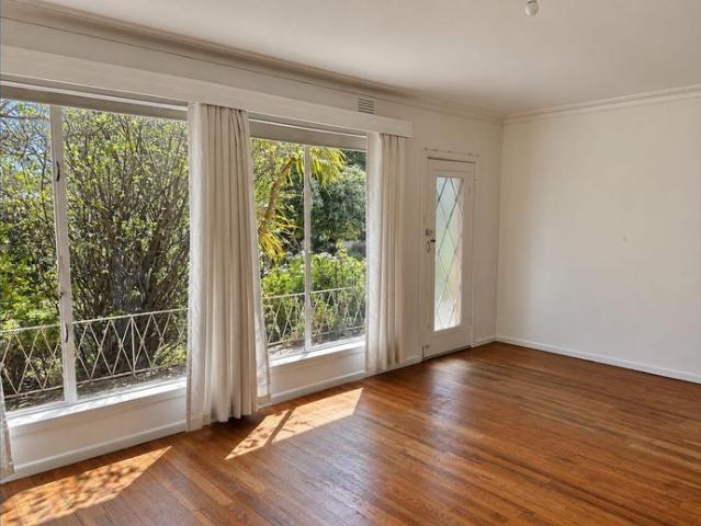 Neat 1 bed unit in a great location
