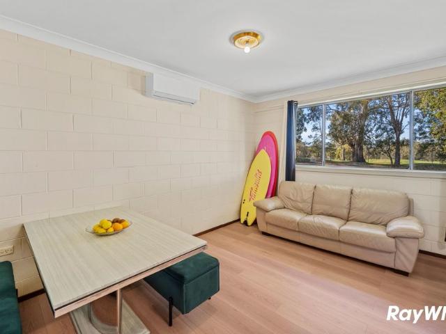 Neat 1 Bedroom Unit with Golf Course Outlook
