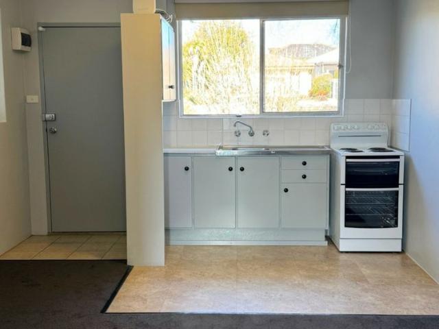 Neat 1 Bedroom Unit