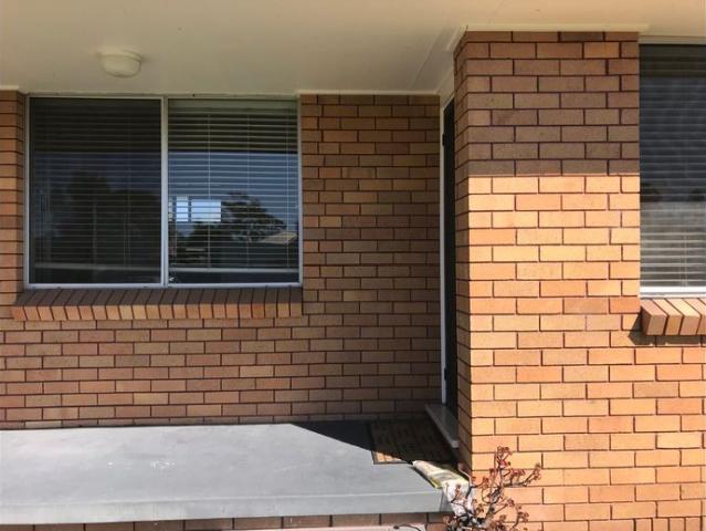 Neat 1 Bedroom Unit