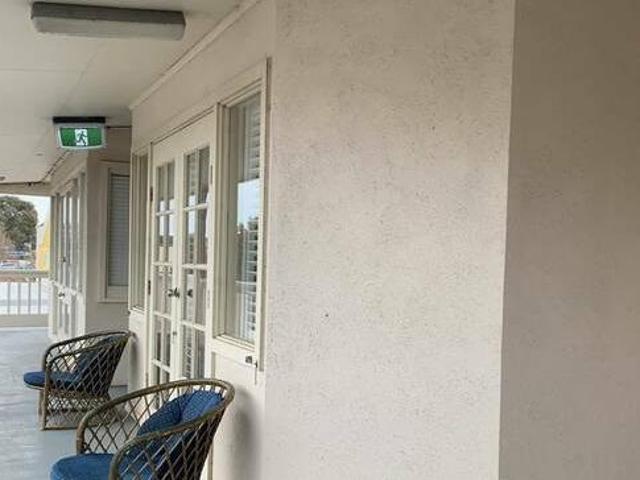 Neat 1 bedroom apartment in the heart of Victor Harbor