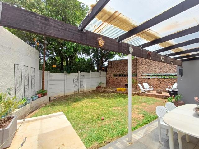 Neat 1 Bedroom Cottage with Private Entrance on Republic Road