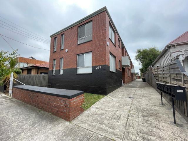 NEAT 1BR CLOSE TO TRAIN/TRAM & SYDNEY RD SHOPS