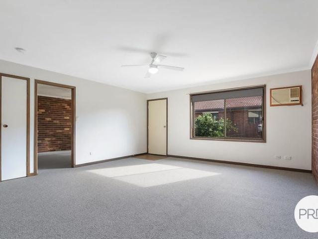 NEAT 2 BEDROOM UNIT IN EAST ALBURY!