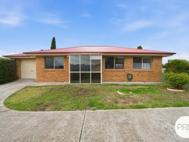 Neat 2 Bedroom Unit in Quiet Claremont Pocket!