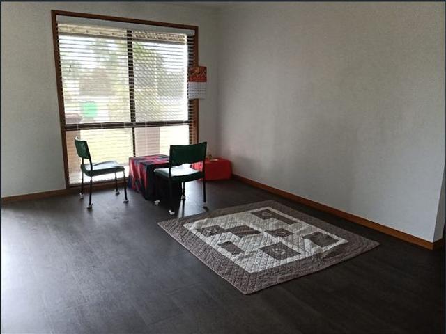 Neat 2 Bedroom Unit Walking Distance To River Cafes
