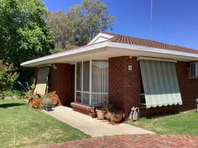 Neat 2 Bedroom Unit with Private Yard