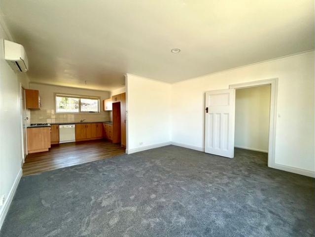 Neat 2 Bedroom Unit