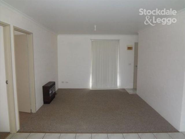 Neat 2 Bedroom Unit!