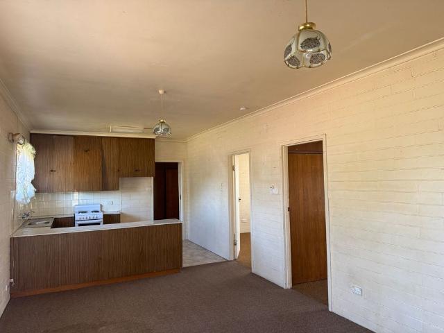Neat 2 bedroom unit
