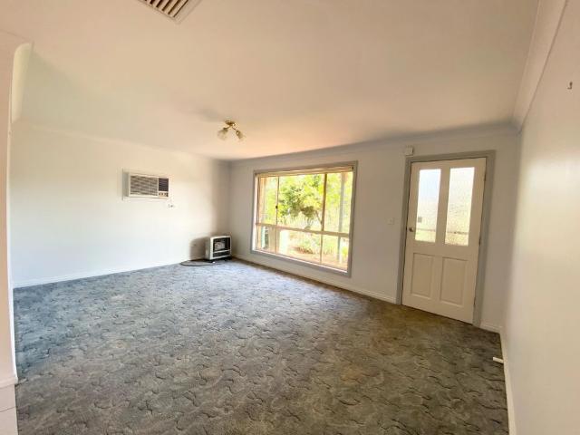 NEAT 2 BEDROOM UNIT