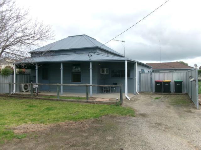 Neat 2 Bedroom Home close to Edward School