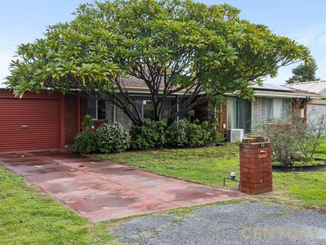 NEAT 2 BEDROOM HOME, WITH LOADS OF OUTDOOR SPACE & PLENTY OF POTENTIAL!