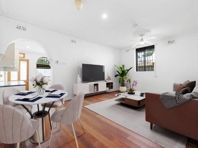 Neat 2 Bedroom Home!