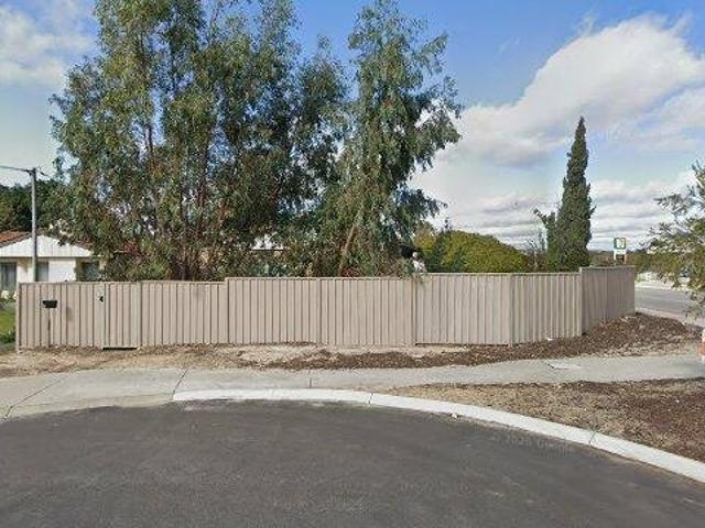 Neat 3x1 with double l/up garage. fully Overseas students/family. FIFO and locals all welcome. l/up fenced yard. polish floorboard. Walk to school