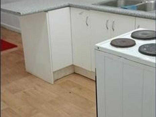 Neat 3x1 with double l/up garage. fully Overseas students/family. FIFO and locals all welcome. l/up fenced yard. polish floorboard. Walk to school