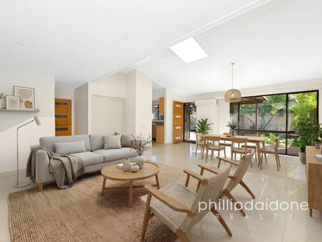 NEAT 3 BEDROOM TOWN HOUSE