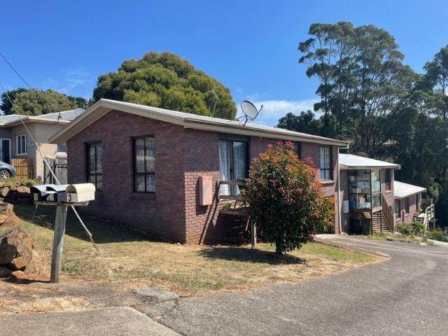Neat 3 bedroom unit