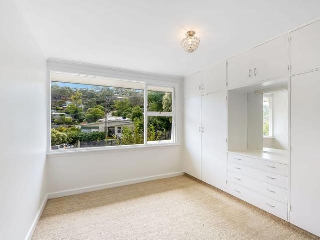 Neat 3 Bedroom Home offering breath taking views