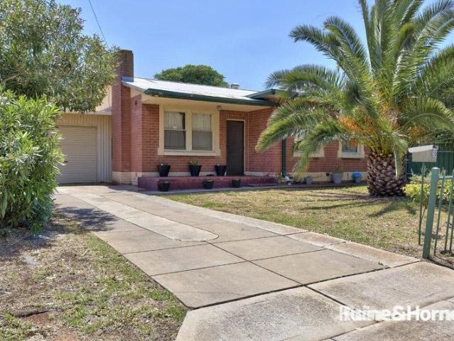 Neat 3 bedroom home with large back yard