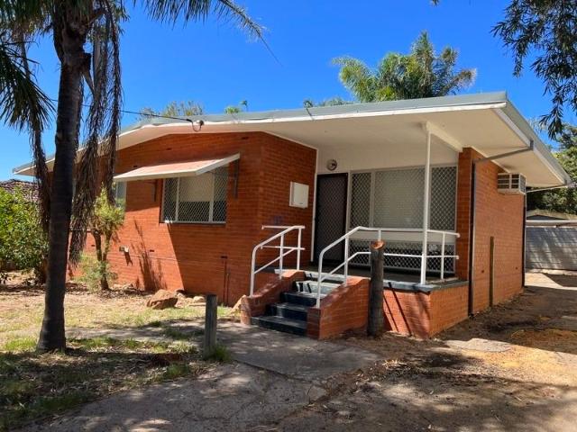 Neat 3 x 1 for rent