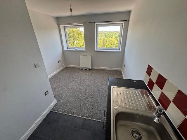 Neath Road, Swansea SA6, 2 bed flat to rent, £725 pcm | PrimeLocation