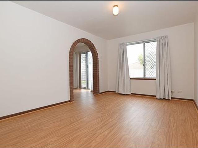 NEATLY PRESENTED GROUND FLOOR UNIT