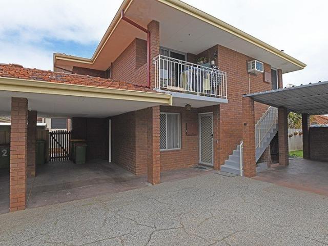 NEATLY PRESENTED GROUND FLOOR UNIT