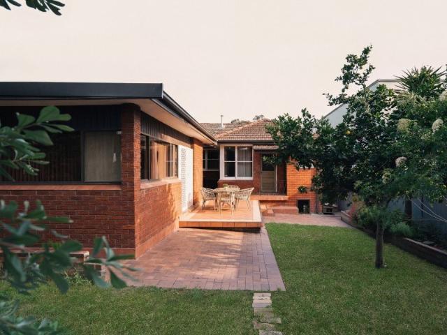 Neatly Presented Residence in a Highly Desirable Location