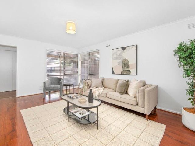 Neatly presented three bedroom residence in prime location