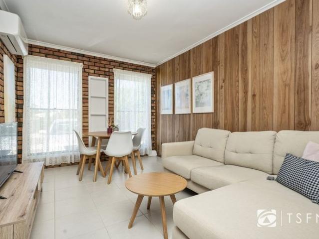 NEATLY PRESENTED 2 BEDROOM UNIT NEAR STRATHVILLAGE