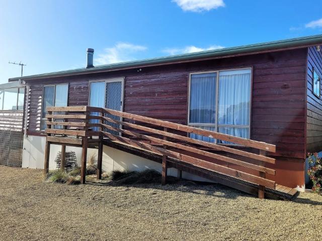 Neatly presented 3 bedroom home