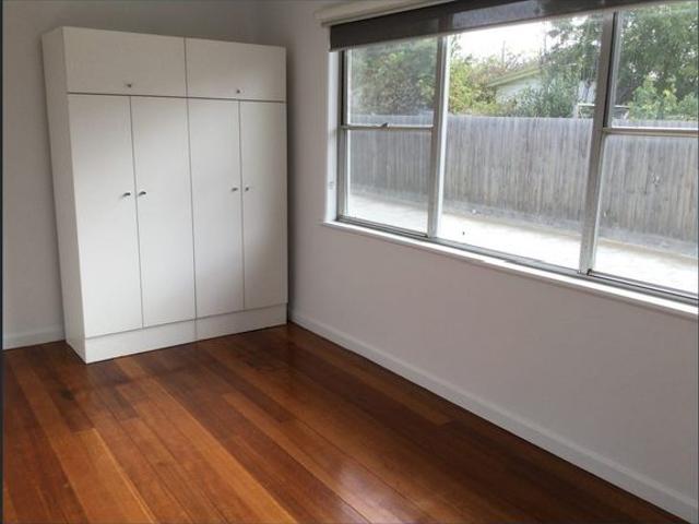 Neatly Updated 2 Bedroom Unit