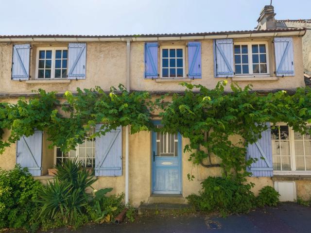 NEAUPHLE LE CHÂTEAU, MAISON ANCIENNE PROCHE CENTRE VILLE