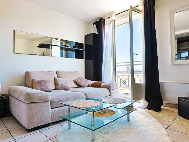 NEAUPHLE LE CHATEAU APPARTEMENT T2 AVEC PARKING