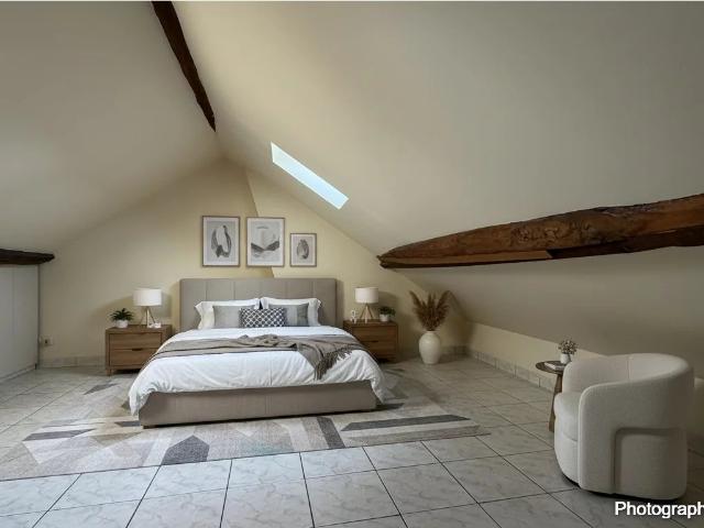NEAUPHLE LE CHATEAU APPARTEMENT 2 PIECES AVEC PARKING